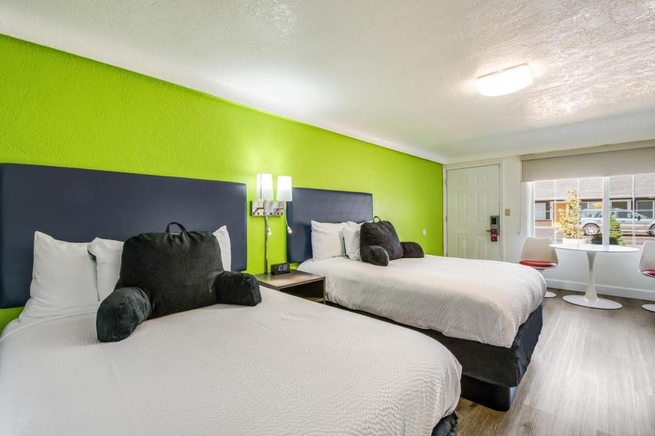 Signature Inn Eugene Esterno foto